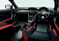 「トヨタ86」に黒のアクセントが特徴の新グレードの画像