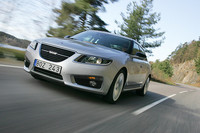 2010年末に投入予定の「サーブ9-5」。