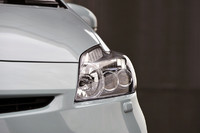 上級グレードには、「レクサスLS」と同様のLED式ヘッドランプが備わる。