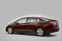 燃料電池のコンセプトカー「FCXクラリティ」。そのパッケージは新しいハイブリッドカーに受け継がれる。