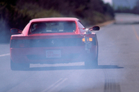 JARIにて計測にのぞむ、「フェラーリ512TR」。