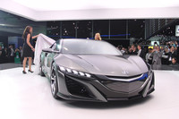 アキュラスタンドでは「NSXコンセプト」の進化版がお披露目された。