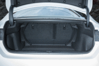 最大幅1544mm、奥行き1061mmという広さを持つ「RC350」のトランクルーム。9.5インチのゴルフバッグを2つ積むことができるという。（写真をクリックすると、シートの倒れる様子が見られます）
    