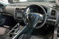 「ティアナXV」のブラックインテリア。