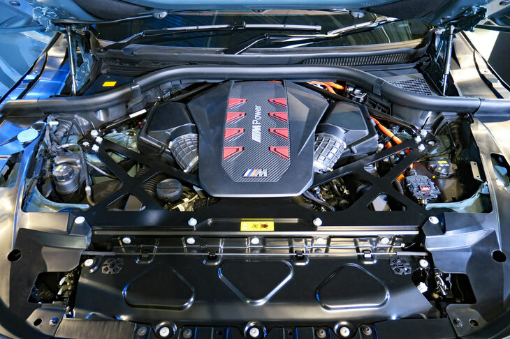 BMW XM（パワーユニット）