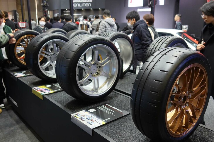 会場に展示された「ポテンザ」製品群