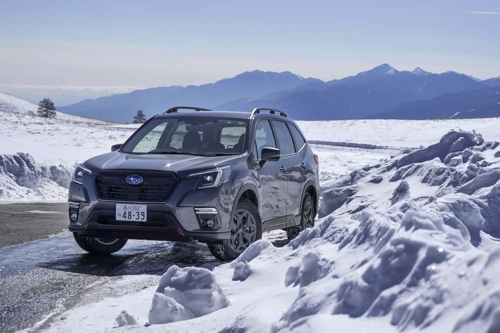 積雪路を求めて「スバル・フォレスター」で長野県のビーナスラインへ。