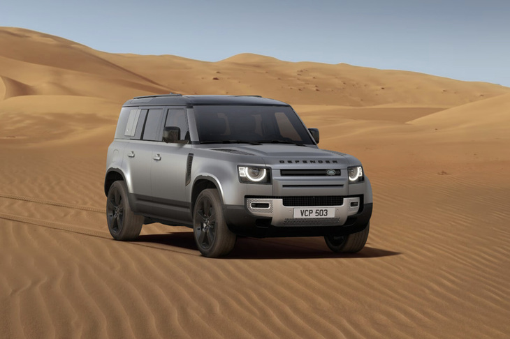 エクステリアカラーが「アイガーグレイ」の「ディフェンダー・イースナー ダークエディション」は、40台の台数限定で販売される。