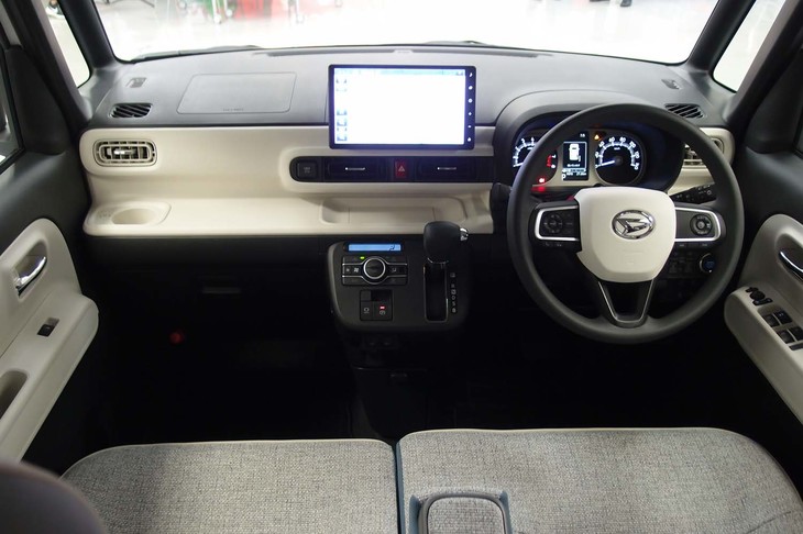 ダイハツ・ムーヴ キャンバス ストライプス（インテリア）