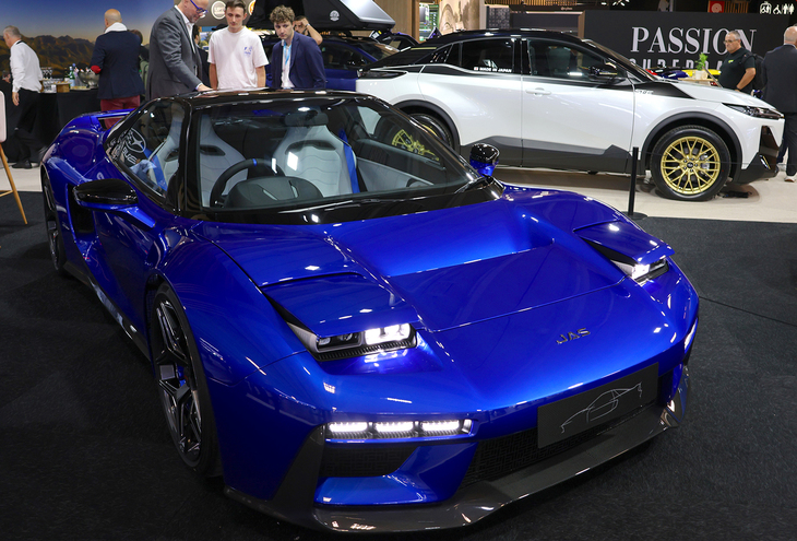 「JAS TENSEI」は、イタリアのレーシングカー製作会社JASモータースポーツが初代「ホンダNSX」をもとに、ピニンファリーナと共同開発したモデル。35台が限定製作される。TENSEIとは日本語の「転生」から。