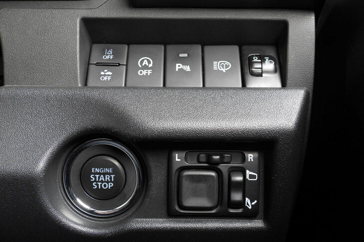 スズキ・ジムニー ノマド（スイッチパネル）