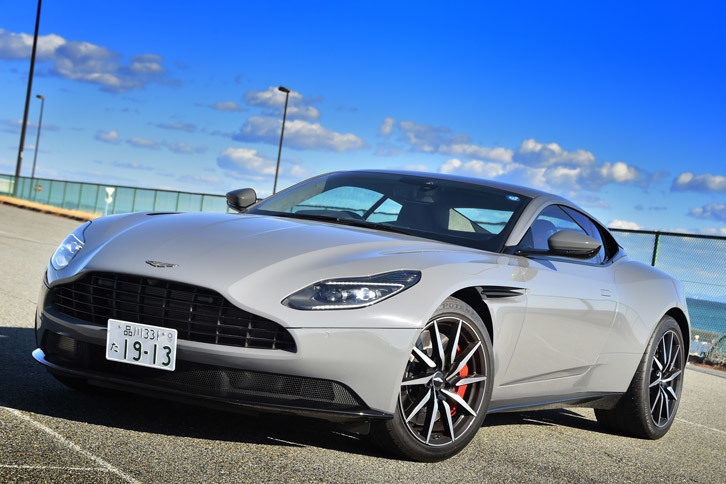 アストンマーティンDB11 V8