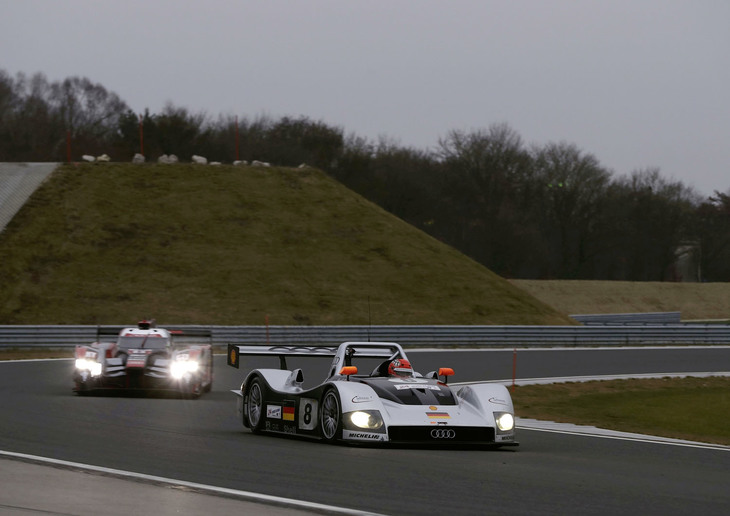 WECを撤退後、イベントでノイブルクを走る「R8」（写真手前）と「R18」（同奥）。