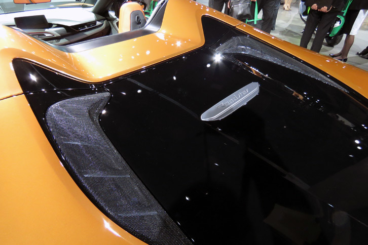 BMW i8ロードスター