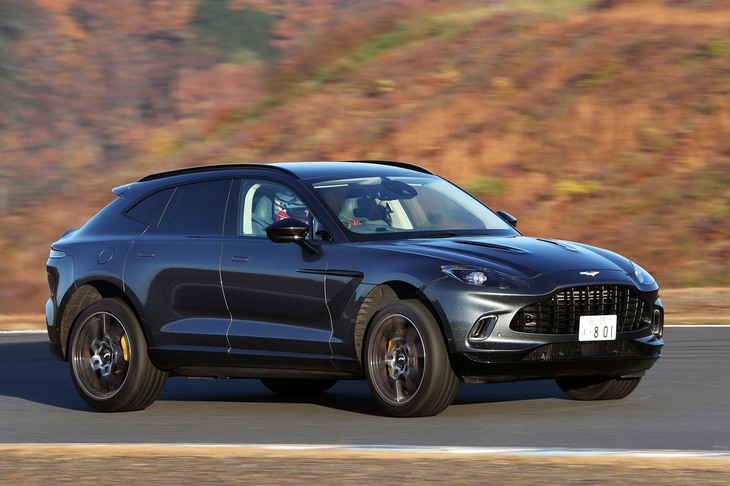 SUVの中では群を抜いたハンドリングをみせ、編集部員やCGコレスポンデントの支持を集めた「アストンマーティンDBX」。（photo：北畠主税）