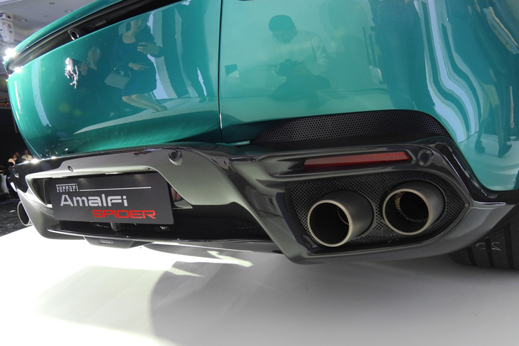 フェラーリ・アマルフィ スパイダー（マフラー／リアバンパー）