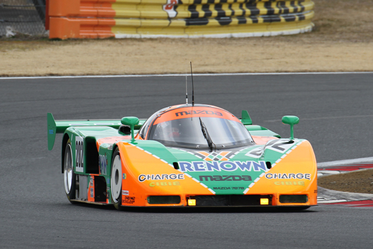 1991年のルマン24時間で、日本車初にしてこれまでのところ唯一、そしてルマン史上唯一のロータリーエンジン搭載車として総合優勝を果たした「レナウンチャージ・マツダ787B」。この個体はルマン優勝車ではなくJSPC仕様で、寺田陽次郎がドライブした。