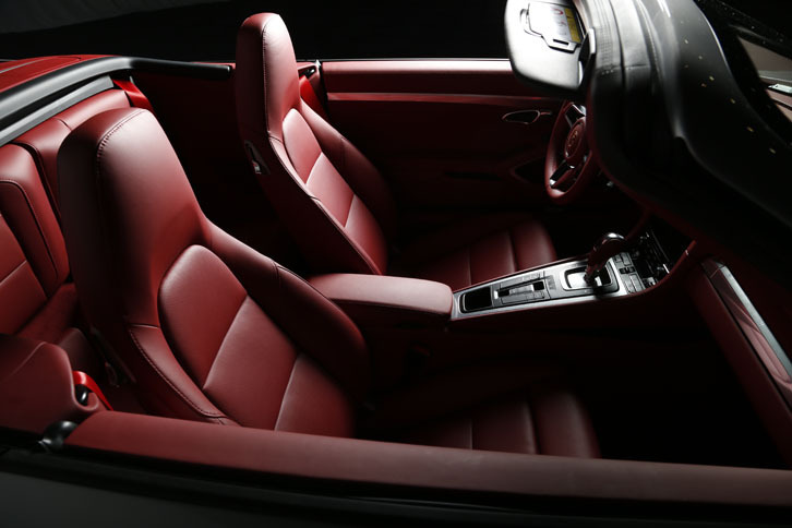 ポルシェ911カレラSカブリオレ（7AT）