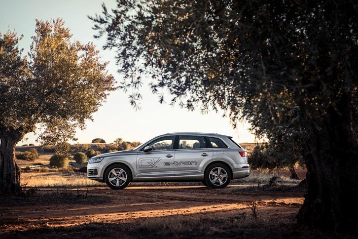 アウディQ7 e-tron 3.0 TDIクワトロ