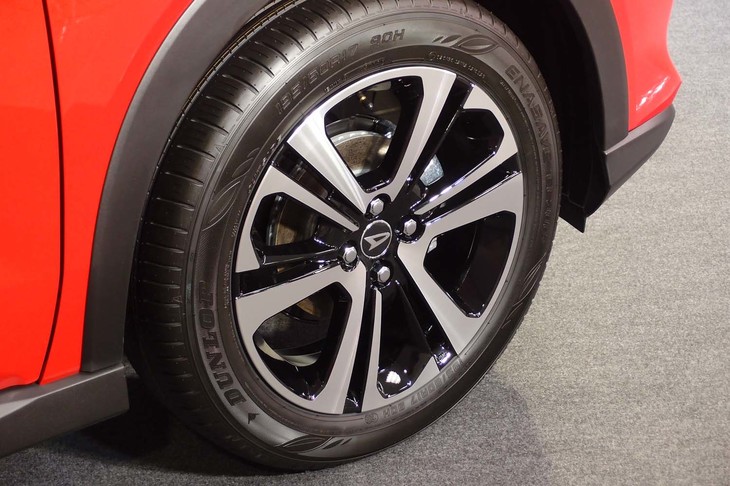 ダイハツ・ロッキーG（フロントホイール）