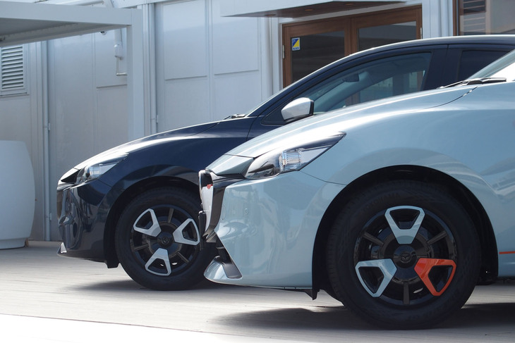 マツダ2 15 BD ROOKIE DRIVE架装車（ホイールキャップ）