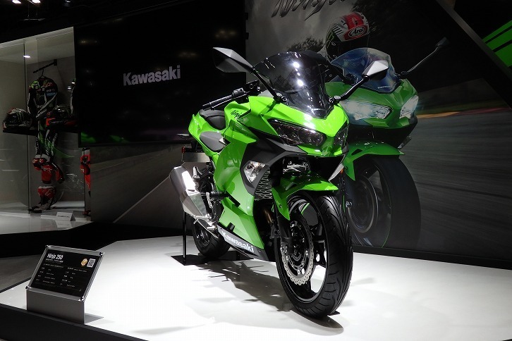 カワサキ・ニンジャ250（海外向けモデル／アクセサリー装着車）