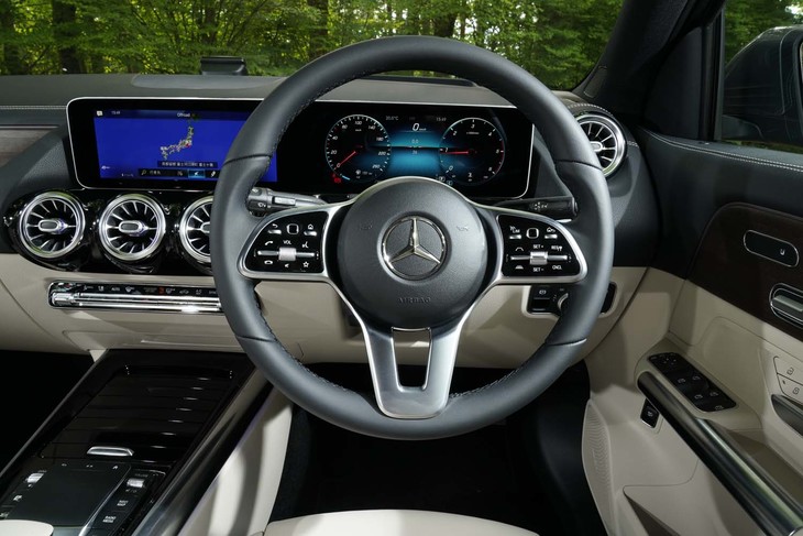 メルセデス・ベンツGLA200d 4MATIC（ステアリングホイール）