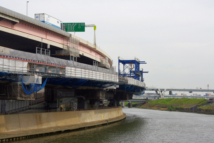 拡幅工事中の、首都高速C2小菅～堀切間内回り。（2017年7月 清水草一撮影）
