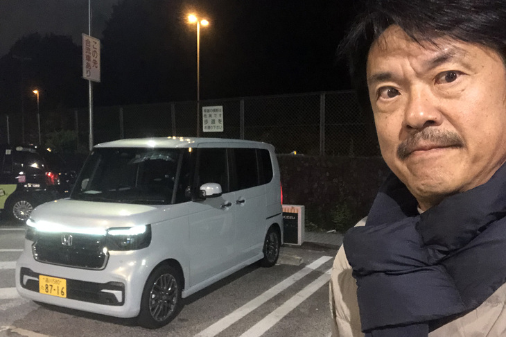 「ダイハツ・タントスローパー」のオーナーとして、新型「ホンダN-BOX」の仕上がりが気になっていた。そんななか、夜の首都高に連れ出したのは車両本体価格が204万9300円の「N-BOXカスタム ターボ」（FF車）。果たしてその走りやいかに。