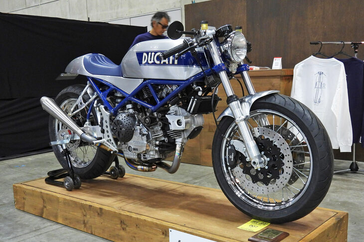 46Worksの手になる「ドゥカティM900モンスター」。