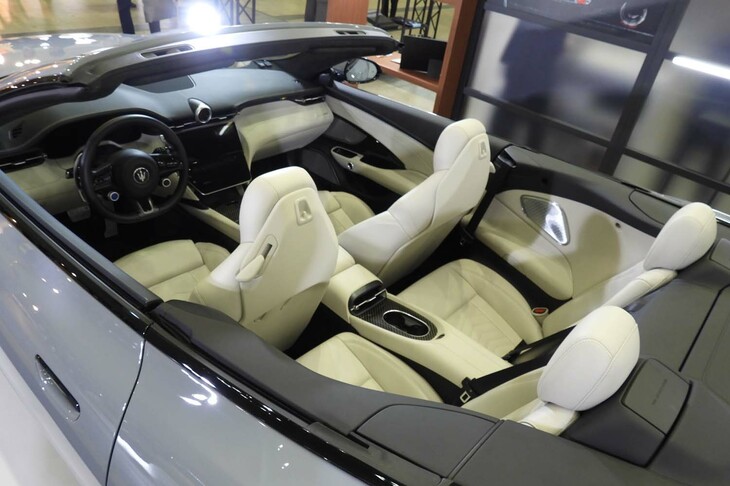 マセラティ・グランカブリオ