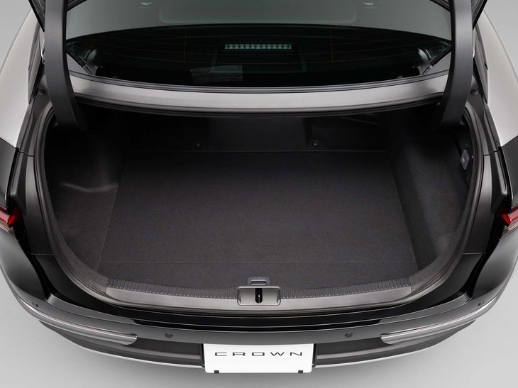 開口部の大きなトランクルーム。積載容量は450リッターが確保されている。