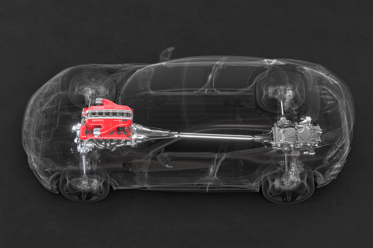 「プロサングエ」ではエンジンをフロントミドに搭載するだけでなく、8段DCTをリアに積むトランスアクスルレイアウトを採用。さらに、前輪に駆動力を伝達するパワートランスファーユニットをエンジンの前方に置くことにより、前：後＝49：51という前後重量配分を実現した。