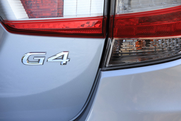 3グレードからなるラインナップや、各グレードの価格設定などは「G4」と「スポーツ」で共通。「1.6 i-L EyeSight」の価格は、4WD車で213万8400円となっている。