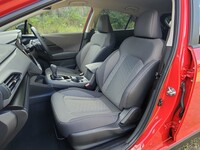 「クロストレック」の前席（写真は標準グレードのもの）。