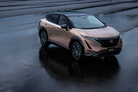 新型電気自動車「アリア」も展示される予定。