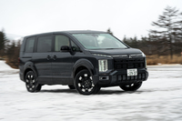 現行型「デリカD：5」のデビューは2007年。先代の「デリカ スペースギア」もモデルライフが13年にもおよび、長寿の家系に生まれている。