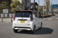 今回試乗した「デイズ ハイウェイスターX プロパイロットエディション」（FF車）のWLTCモード燃費は、シリーズ最高の21.2km/リッター。4WD車もラインナップされるが、同モードの燃費値は16.8～18.8km/リッターとやや劣る。