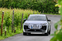 アウディQ6 e-tron