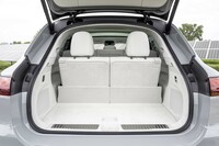 3列目シート使用時でも荷室の容量は545リッターを確保する。