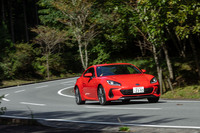 普段使いでの快適性を保ったまま、スポーツ走行時のコントロール性強化を実現した「BRZ」。これは「スポーツ」モードを搭載したからできたことだ。