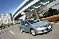 2011年11月のマイナーチェンジでは、「エクスクルーシブ」と同様、1.3リッターモデルにもサスペンション特性の見直しや静粛性向上などの改良が施された。
