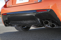 斜めに配置されたテールパイプは「F」モデルの証し。