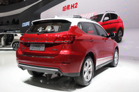 「哈弗H2」はツートンカラーを採用するなど、最新の流行を取り入れている。