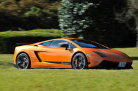 軽量化されて、よりいっそう切れ味が鋭くなった「ガヤルド」。0-100km/hを3.4秒で走り切り、325km/hの最高速を誇る。