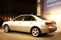 ヨン様効果を狙って――ヒュンダイの新型セダン「ソナタ」デビューの画像