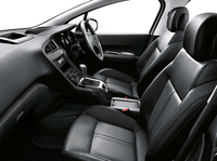 新しいフロントデザインの「プジョー5008」登場の画像