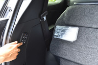 3列目シートの電動収納機構は、ハイブリッド車の最上級グレードのみ標準。その他の一部グレードにも、オプションとして用意される。
