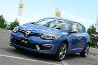 「ルノー・メガーヌ ハッチバックGT220」
    