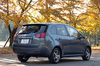 【スペック】
	スポーツ-X：全長×全幅×全高＝4185×1680×1550mm／ホイールベース＝2500mm／車重＝1090kg／駆動方式＝FF／1.5リッター直4DOHC16バルブ（105ps/6000rpm、14.4kgm/4000rpm）／価格＝166万9500円（テスト車＝185万3250円／サイド＆カーテンエアバッグ＝7万3500円／ACパワーサプライ＝1万5750円／フォグランプ＝2万1000円／オーバーヘッドコンソール＝5250円／スペアタイヤ＝5250円／ディスチャージヘッドライト＝5万2500円／撥水フロントガラス+親水鏡面ドアミラー＝1万500円）
	 